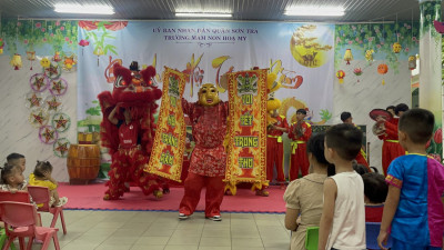 Trường mầm non Họa My đã tổ chức lễ hội "Vui Tết trung thu"