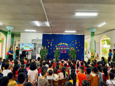 Trường mầm non hoạ my tổ chức giao lưu “cháu yêu chú bộ đội” nhân ngày thành lập quân đội nhân dân việt nam 22/12 ( 22/12/1994-22/12/2023)