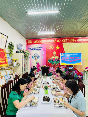 Tổ chức “bữa cơm công đoàn” cho người lao động