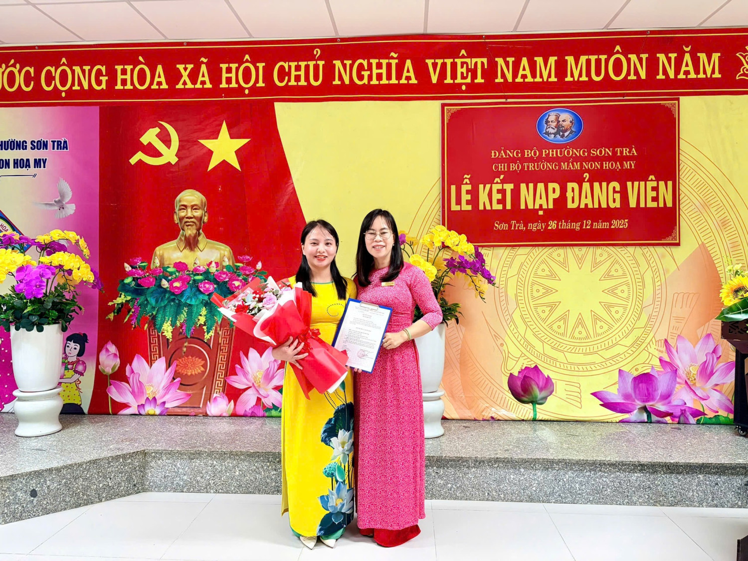 Chi bộ trường mầm non hoạ my tổ chức lễ kết nạp đảng viên mới